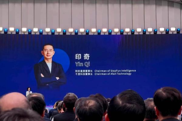 电竞浪潮中的挑战与机遇：竞技宝的深度洞察 - 竞技宝